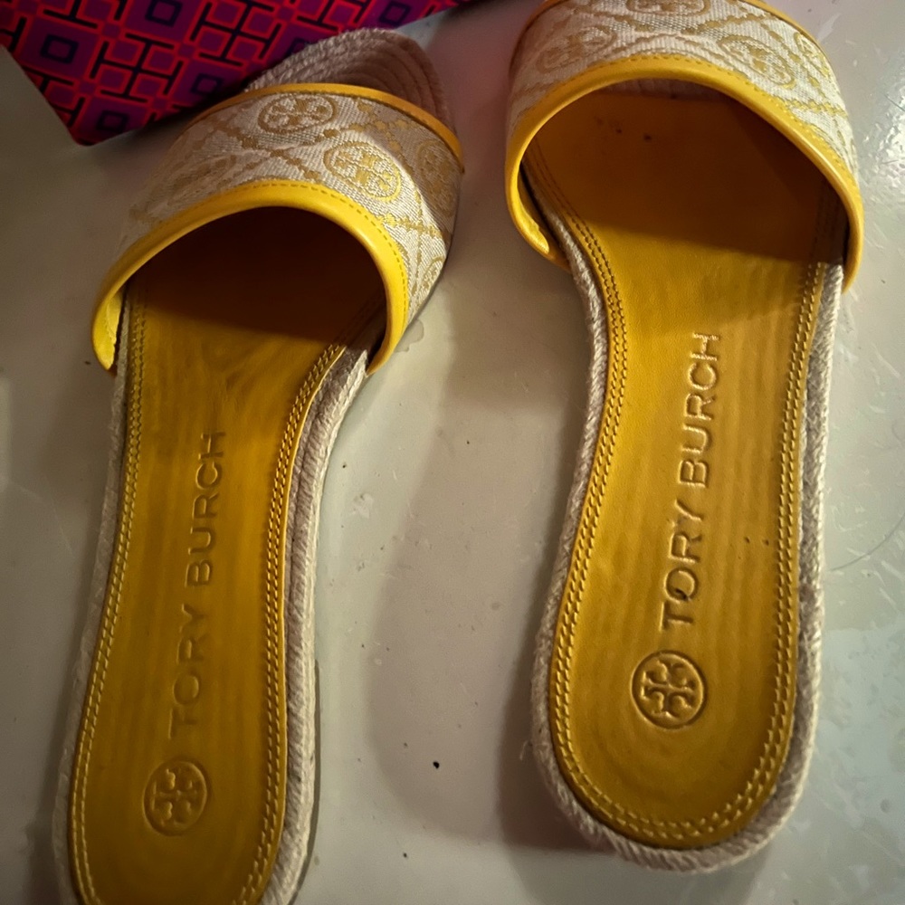 Tory Burch Sandals! Worn once! Size 9 in woman!